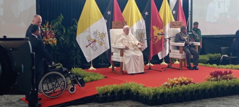 Pope Francis calls to end ethnic violence Pope Francis at the APEC Haus in Port Moresby, Papua New Guinea.