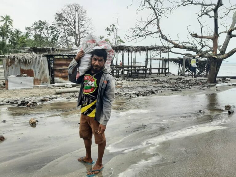 Villagers Displaced by Ongoing King Tides Await Urgent Government Help  Papuan Man